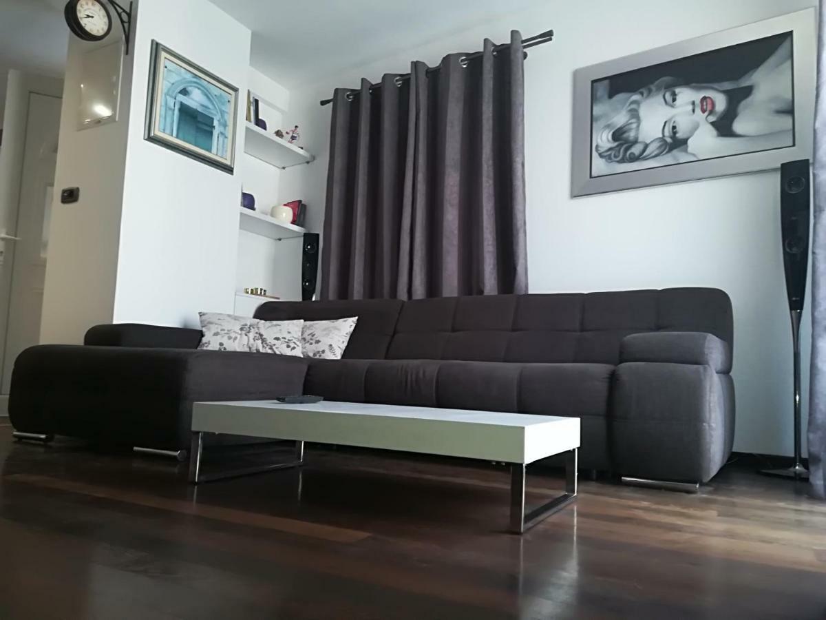 Apartman Brzovic 奥米什 外观 照片