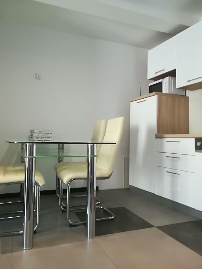 Apartman Brzovic 奥米什 外观 照片